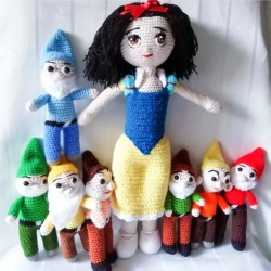 Snow White and Seven Dwarfs, Amigurumi Doll for Kids, Amigurumi Toys, Crochet Doll, Organic Syrian Handmade Soft Amigurumi Toy, Amigurumi Sleeping Friend