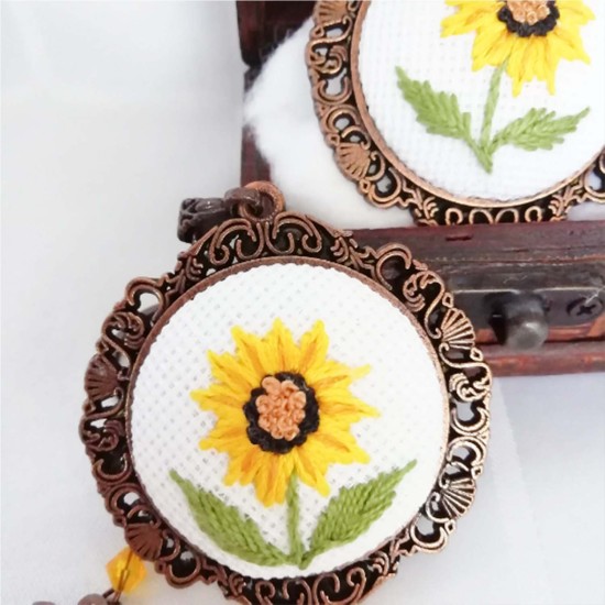 Sunflower Embroidered Keychain, Syrian Handmade Embroidery Keychain, Handmade Keychain, Embroidered Accessory, Bagchain